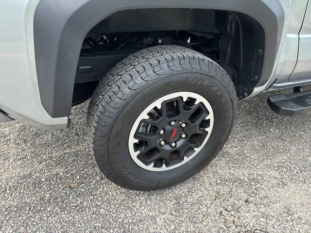 Used 2025 Toyota Tacoma TRD Off-Road w/ TRD Off Road Upgrade Package AWD/4WD image 15
