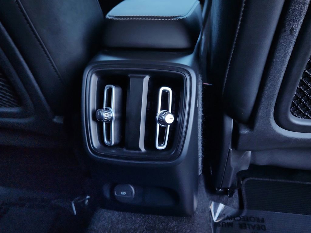 Used 2023 Volvo XC40 Recharge Plus AWD/4WD image 29