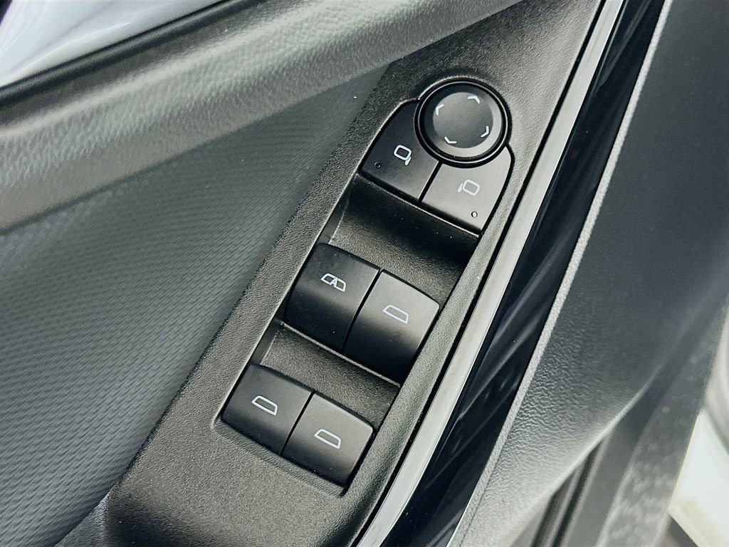 Used 2025 Chevrolet Equinox LT image 20