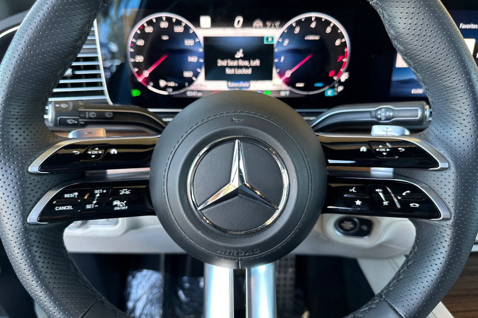 Used 2025 Mercedes-Benz GLS 450 4MATIC image 25