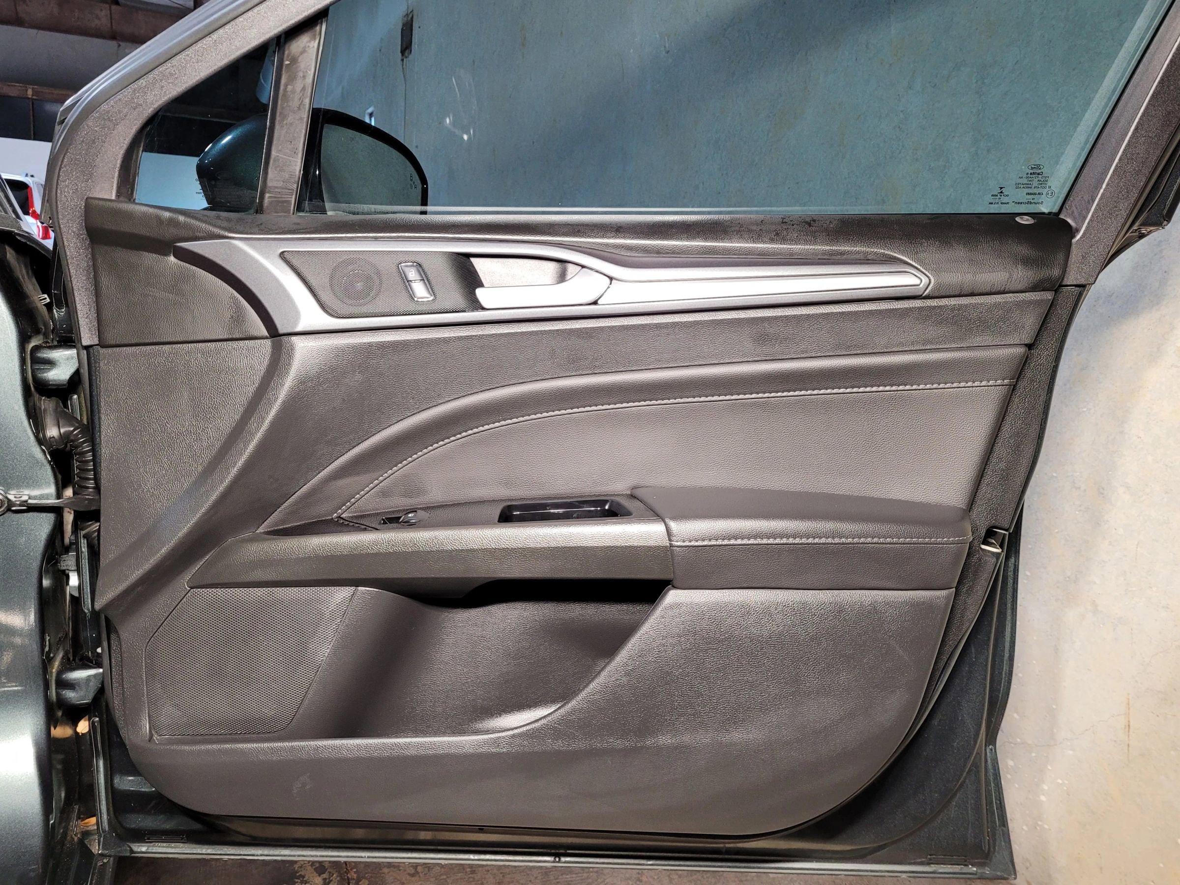 Used 2016 Ford Fusion Titanium image 15