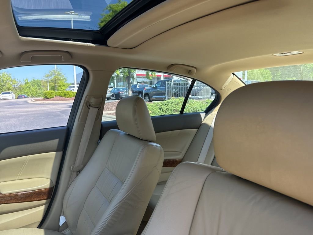 Used 2010 Honda Accord EX-L image 7