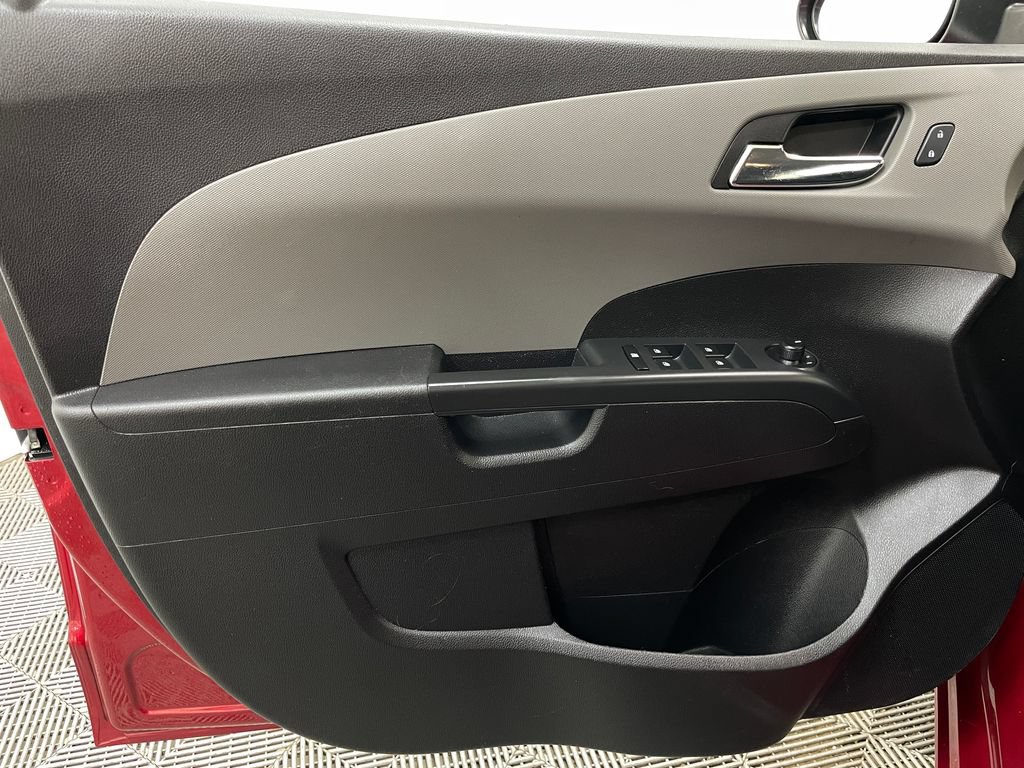 Used 2016 Chevrolet Sonic LT FWD image 28