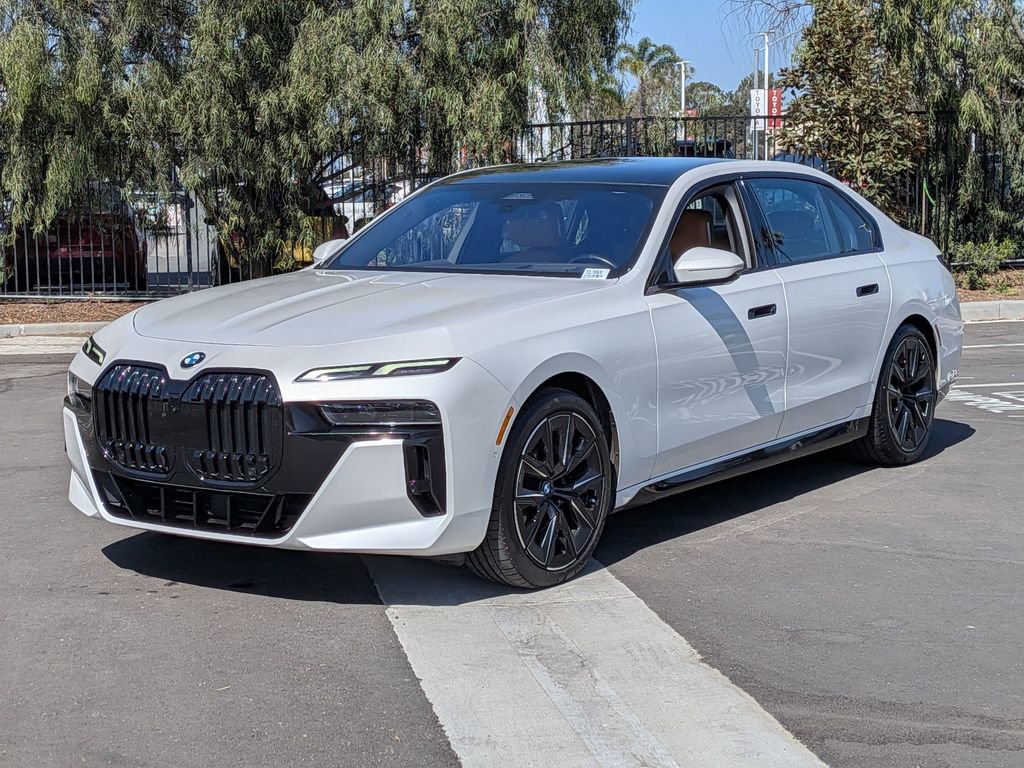 Used 2023 BMW 740i w/ Parking Assistance Package image 2