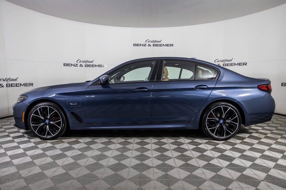 Used 2023 BMW 530e w/ M Sport Package image 7