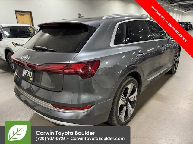 Used 2019 Audi e-tron Prestige w/ Prestige Package image 7