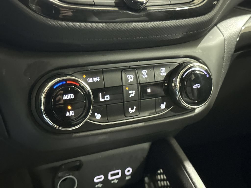 Used 2022 Chevrolet TrailBlazer LT w/ Convenience Package FWD image 16