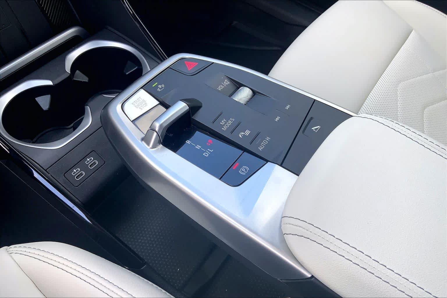 New 2026 BMW X1 xDrive28i w/ Technology Package AWD/4WD image 16