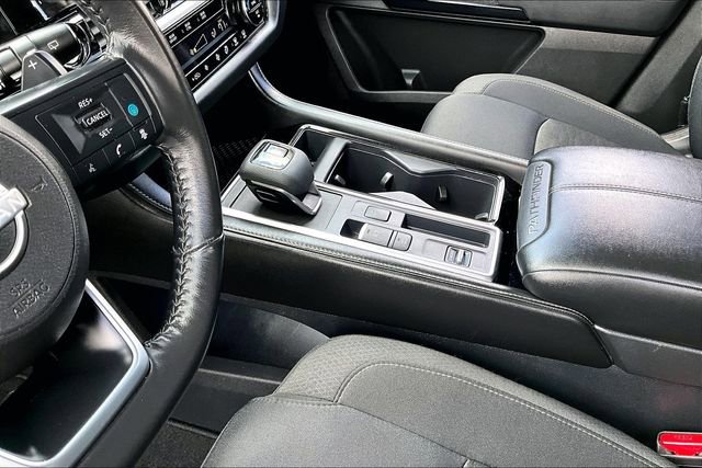 Certified 2024 Nissan Pathfinder SV FWD image 18