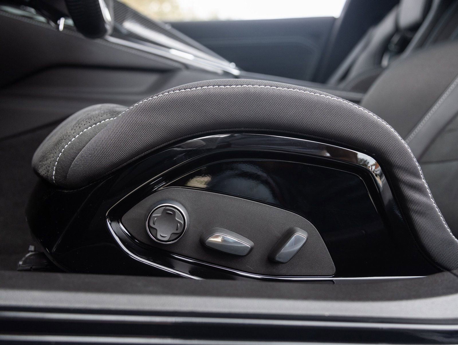 Used 2024 Chevrolet Corvette Z06 w/ Z07 Performance Package image 24