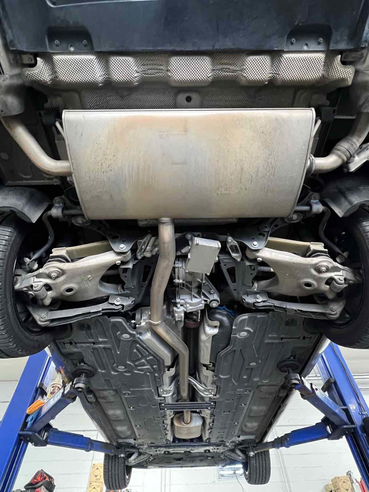 Used 2018 Volvo S90 T6 Momentum w/ Convenience Package image 27