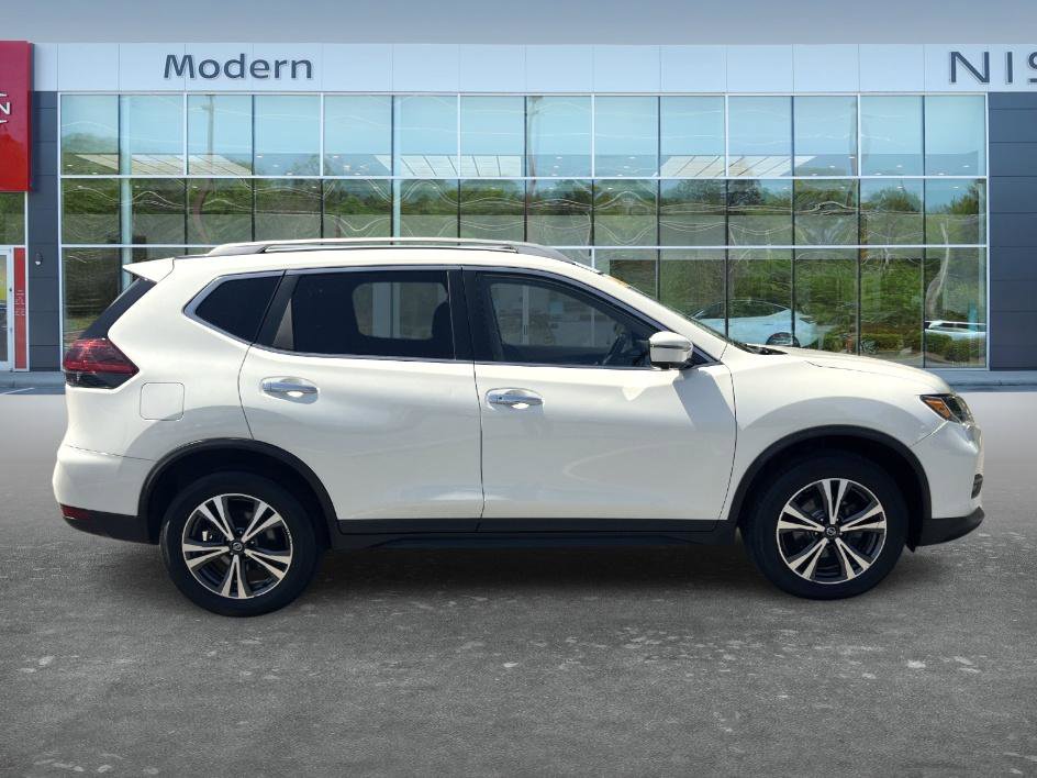 Used 2019 Nissan Rogue SV w/ Premium Package AWD/4WD image 2