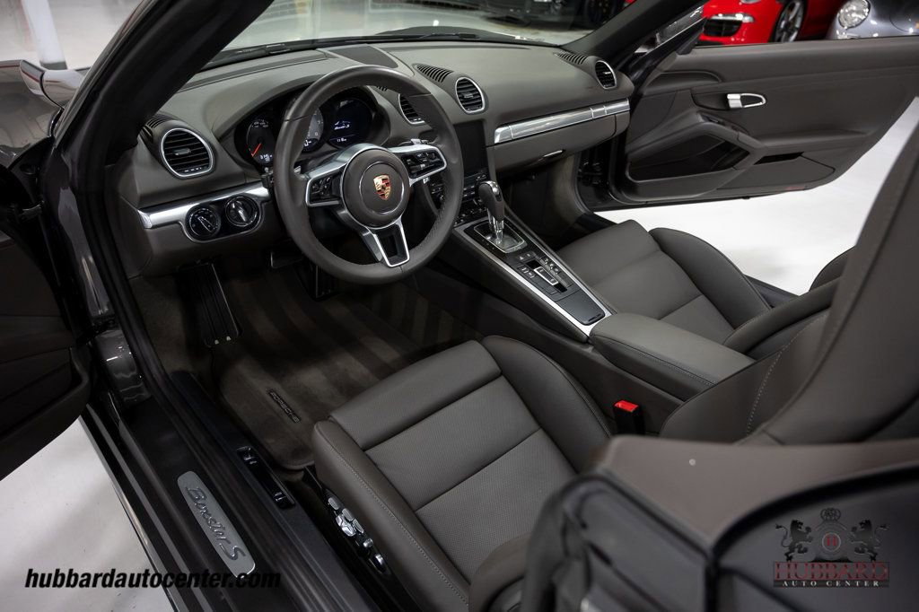 Used 2023 Porsche 718 Boxster S RWD image 17
