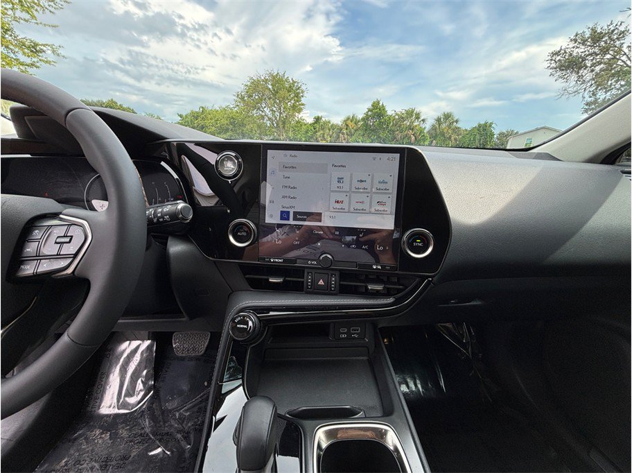 Used 2022 Lexus NX 250 FWD w/ Towing Package (2000 Lbs) image 11