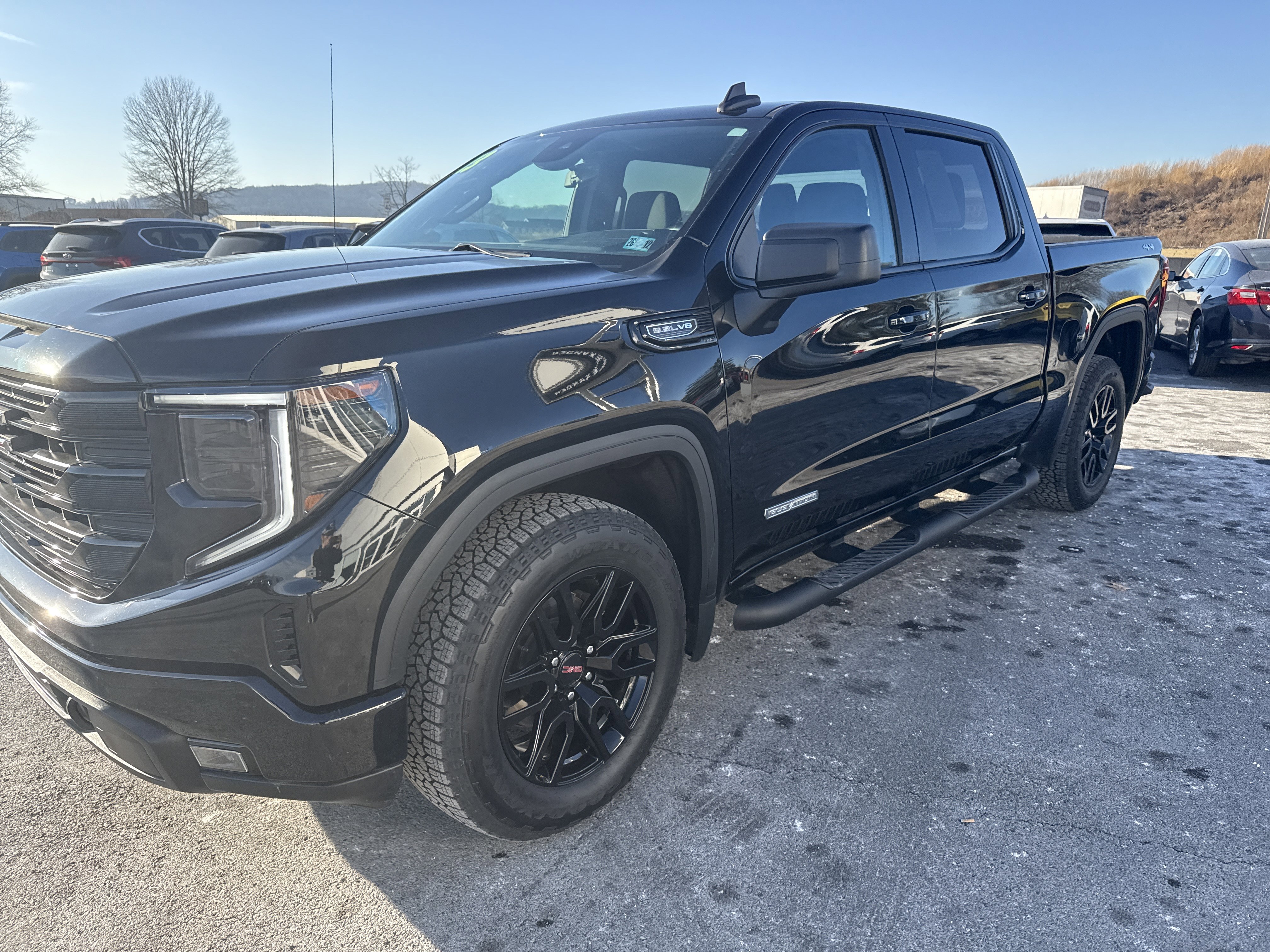 Used 2023 GMC Sierra 1500 Elevation image 7