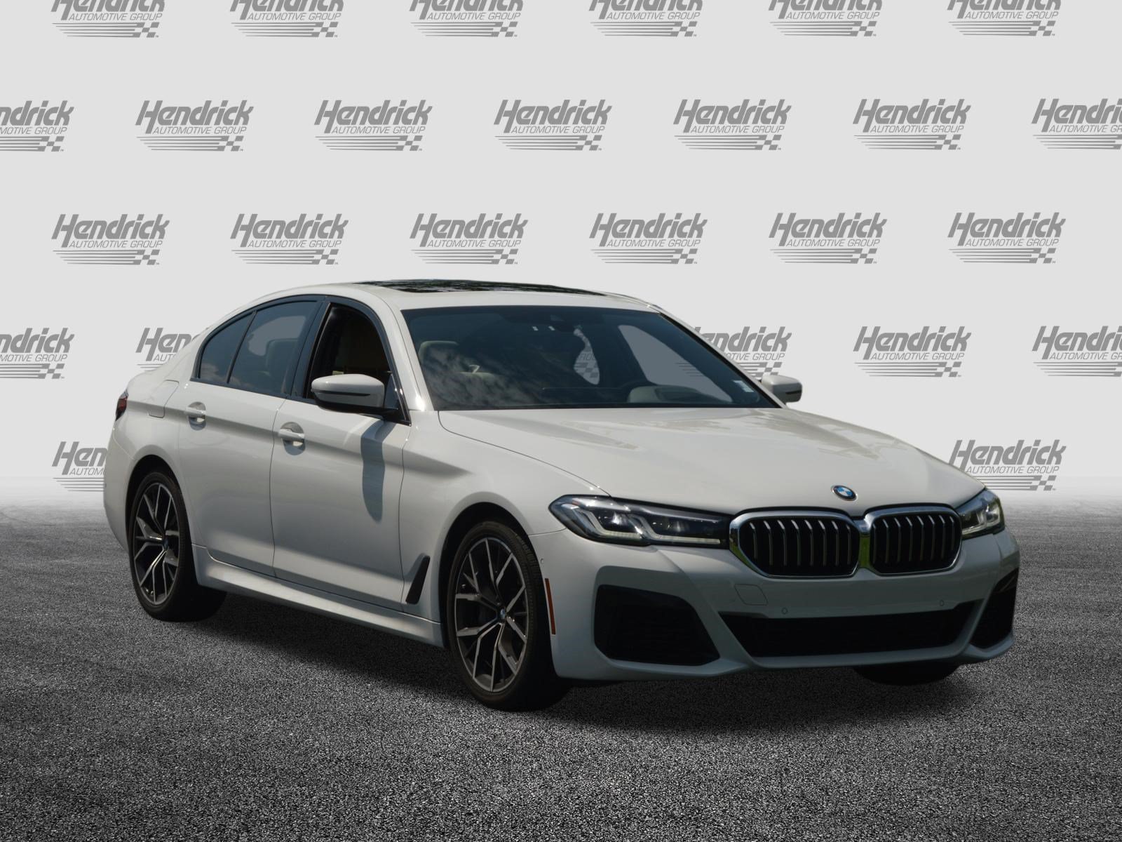 Used 2023 BMW 540i xDrive w/ M Sport Package AWD/4WD image 3