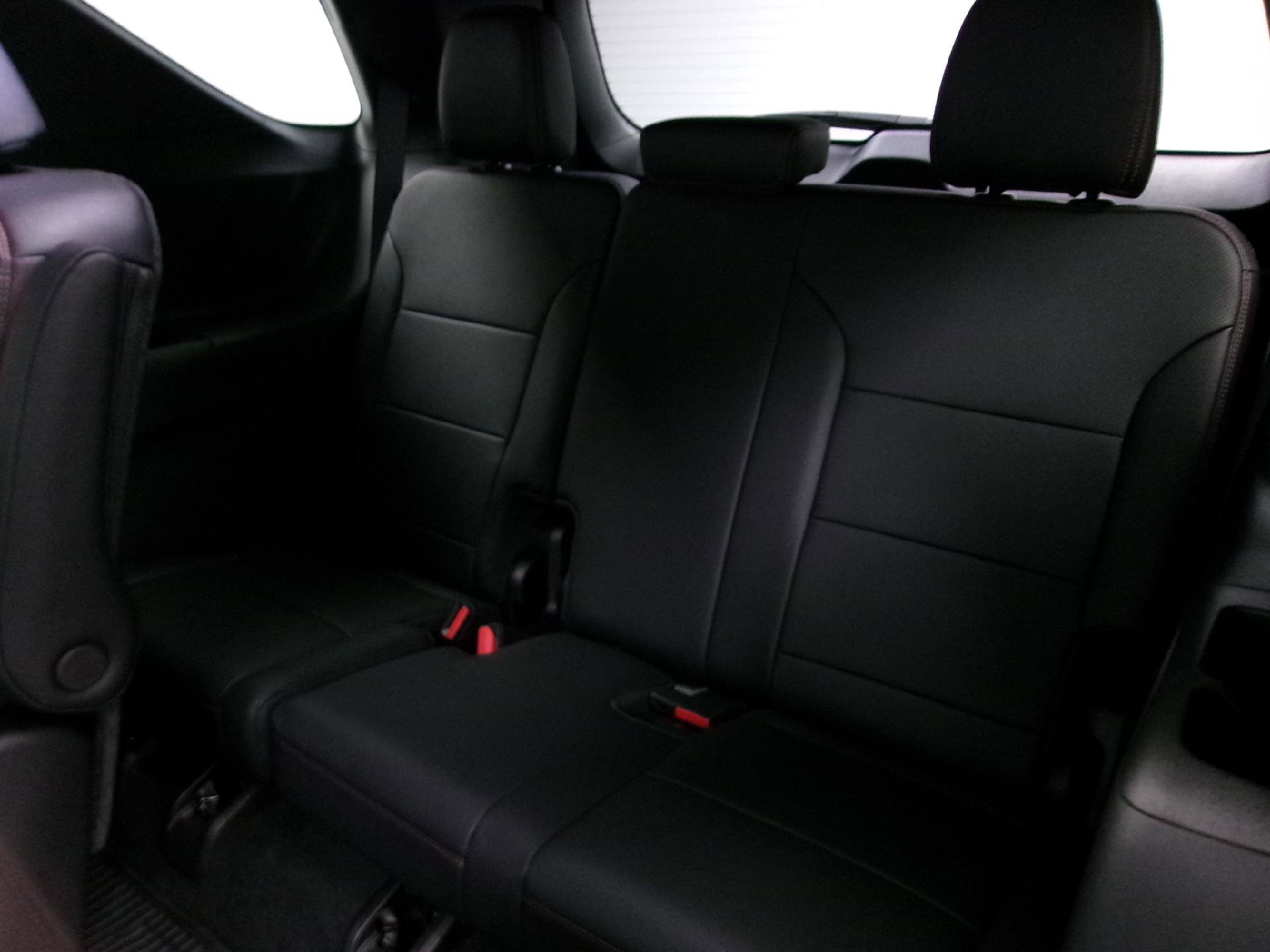 New 2026 Chevrolet Traverse RS w/ LPO, Floor Liner Package image 9