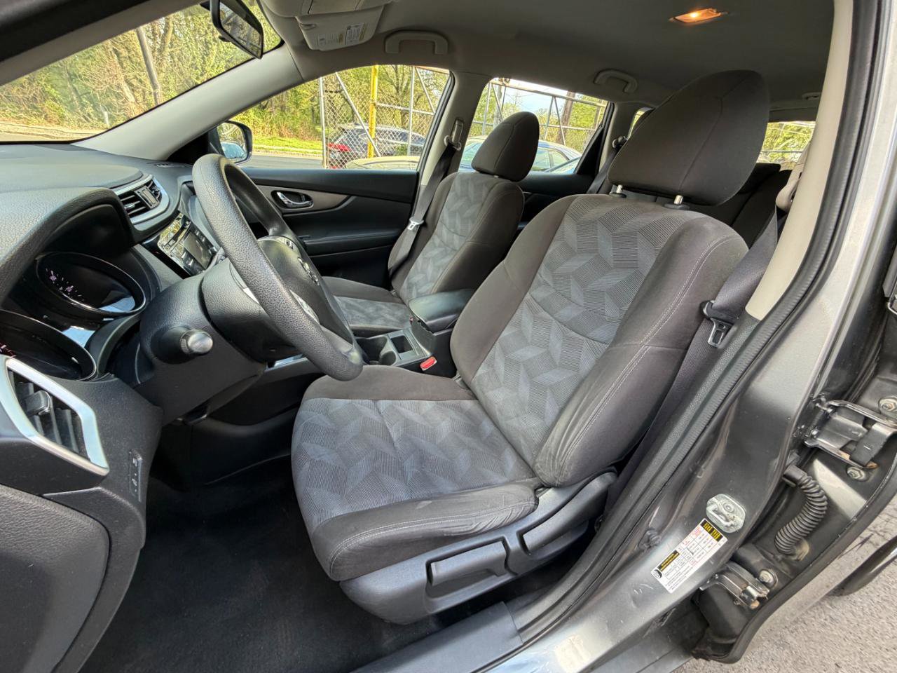 Used 2016 Nissan Rogue S AWD/4WD image 22