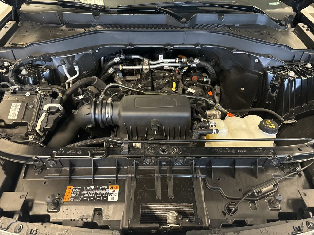 Used 2023 Ford Explorer XLT w/ Equipment Group 202A image 9
