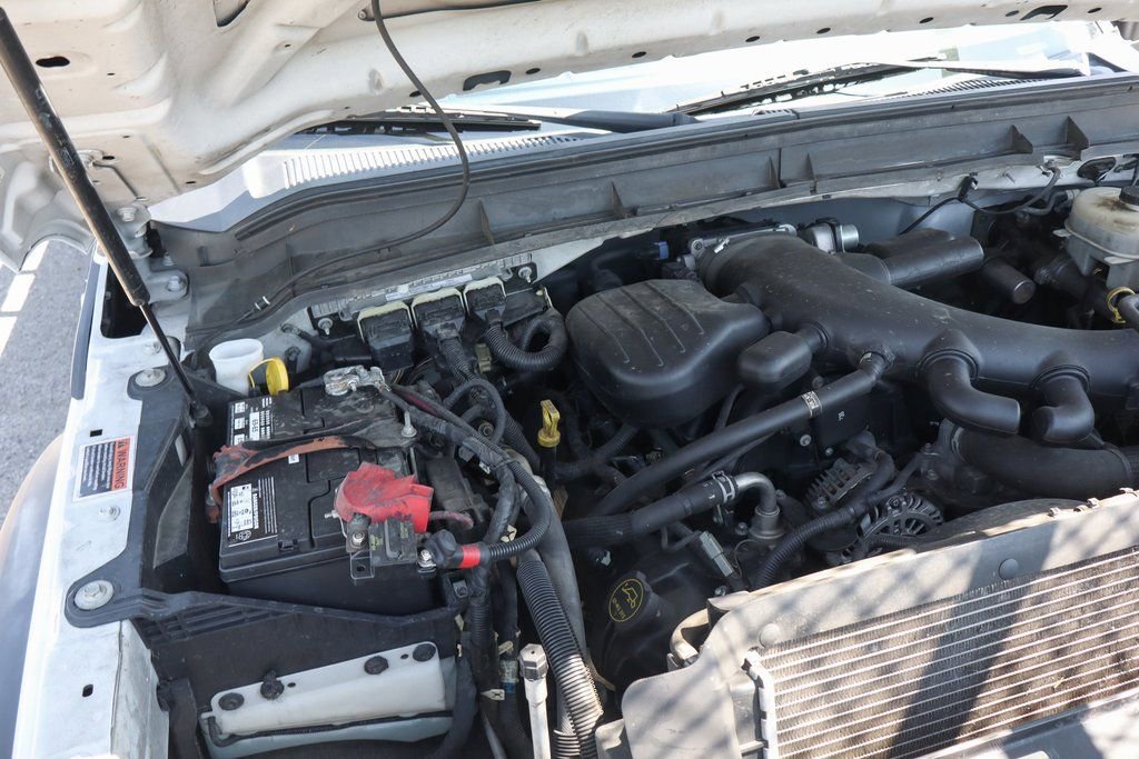 Used 2015 Ford F550 2WD Regular Cab Super Duty image 13