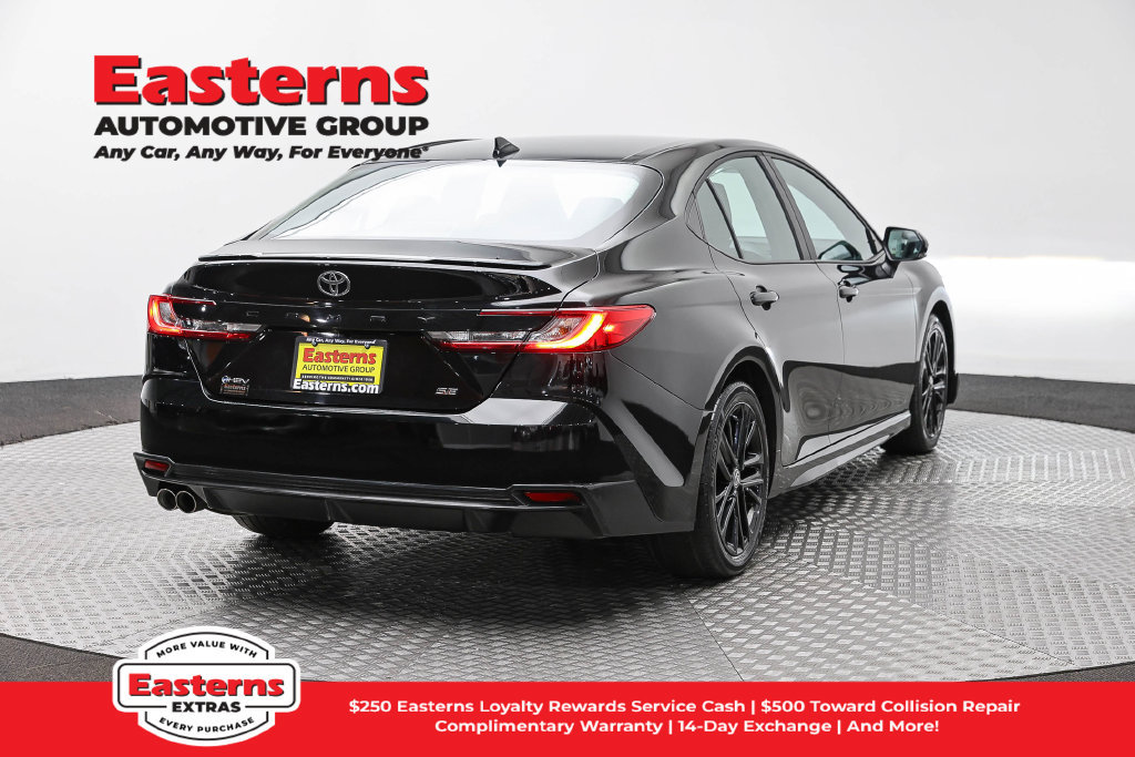 Used 2025 Toyota Camry SE FWD image 6