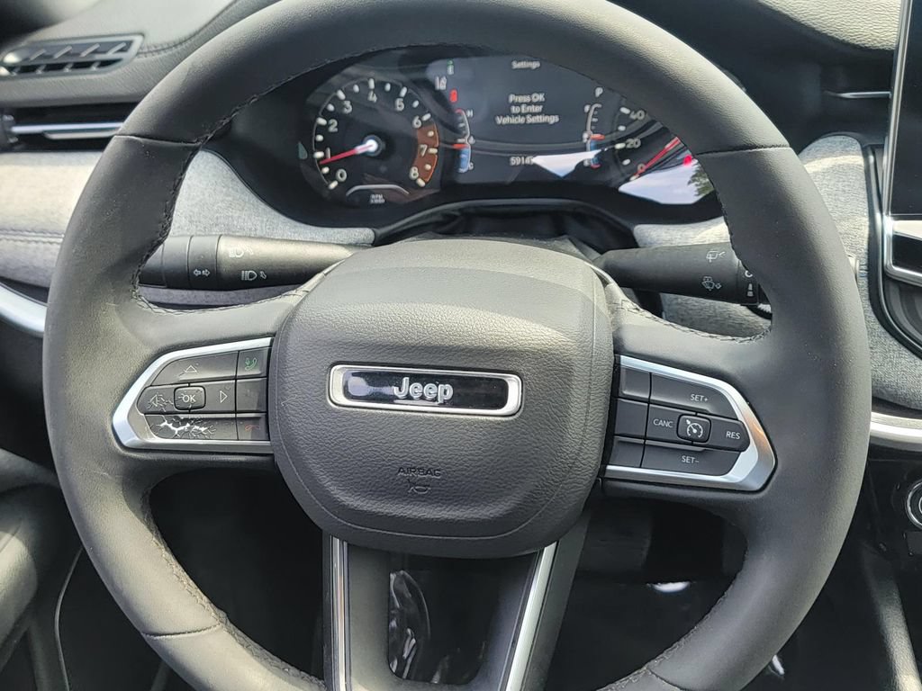 Used 2024 Jeep Compass Latitude AWD/4WD image 33