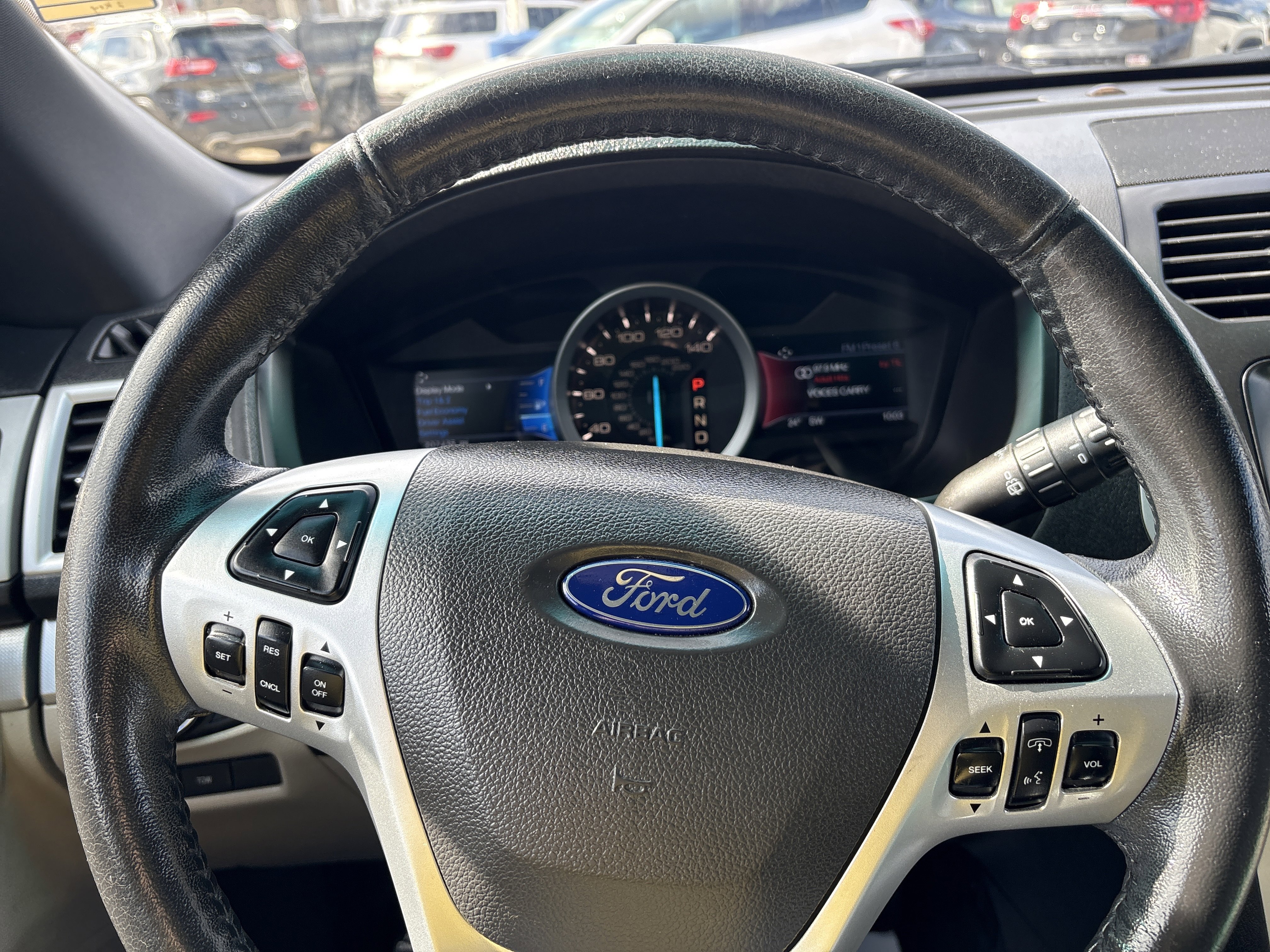 Used 2015 Ford Explorer XLT w/ Equipment Group 202A FWD image 14