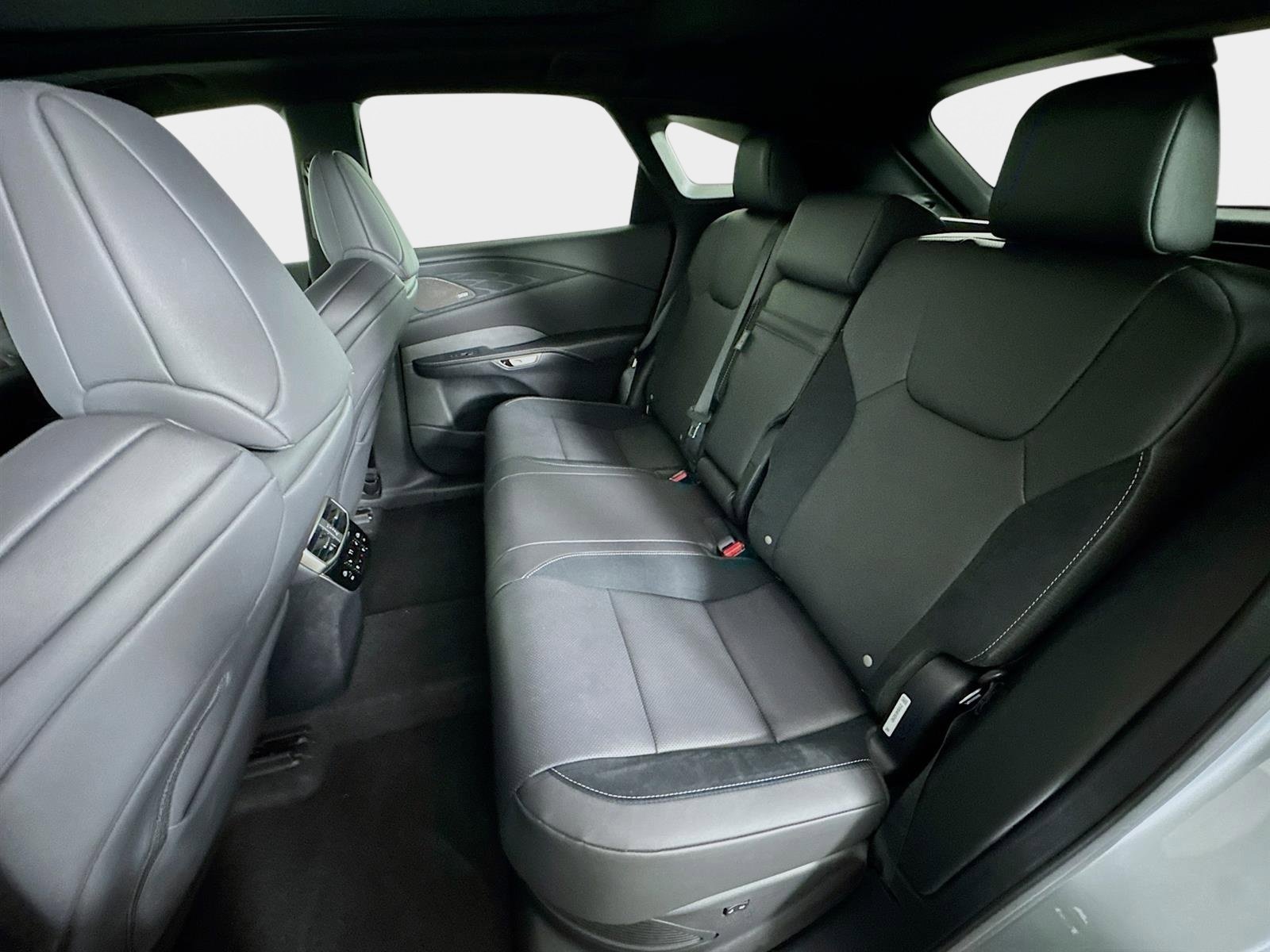 Used 2024 Lexus RX 500h F Sport w/ Convenience Package image 24