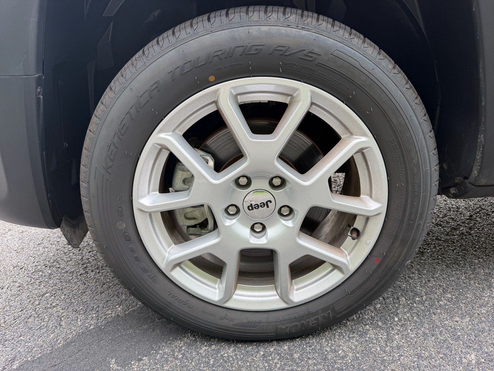Used 2023 Jeep Renegade Latitude AWD/4WD image 21