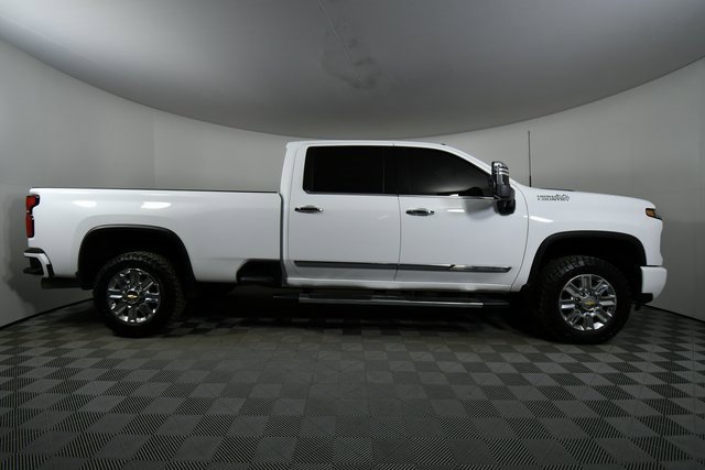 Used 2024 Chevrolet Silverado 3500 High Country w/ Technology Package image 15