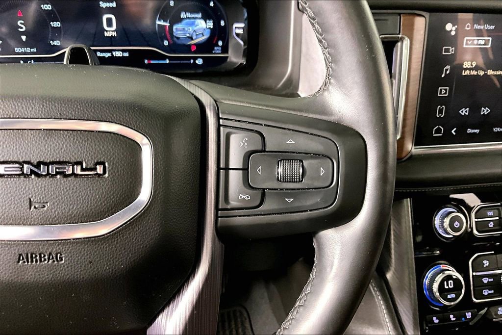 Used 2023 GMC Yukon Denali Ultimate AWD/4WD image 10