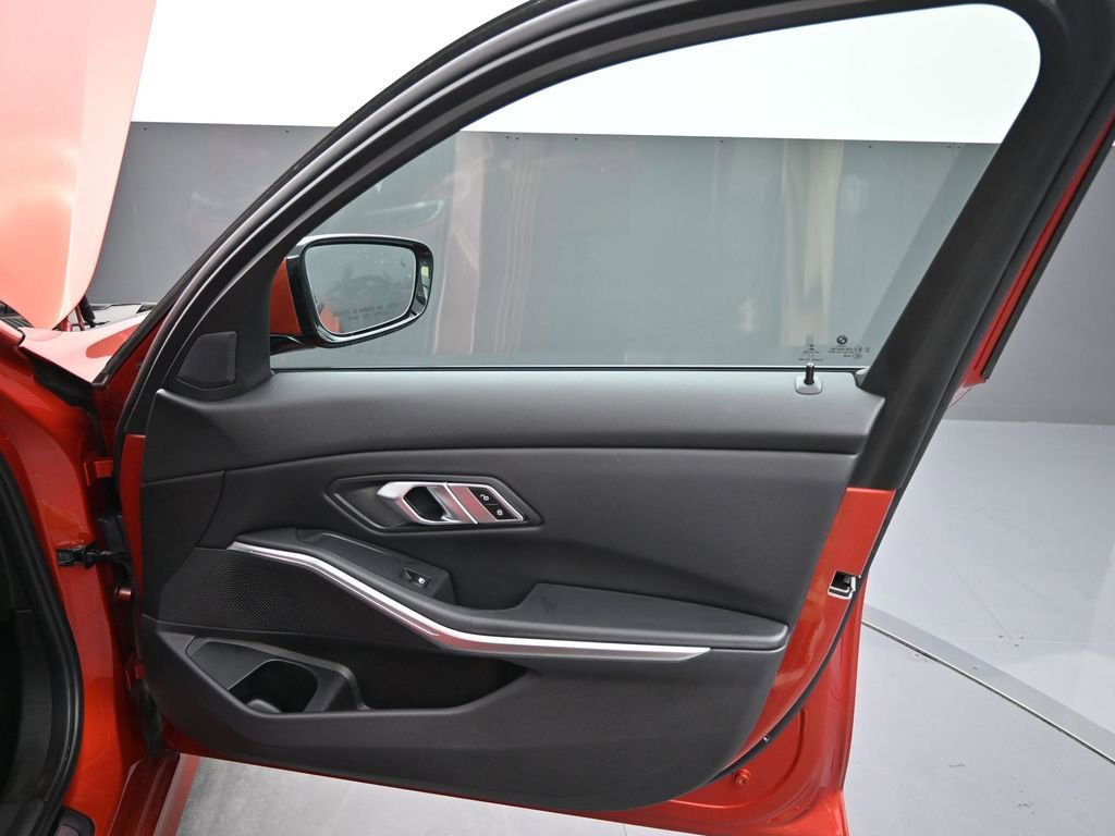 Used 2022 BMW 330i Sedan w/ Premium Package image 19