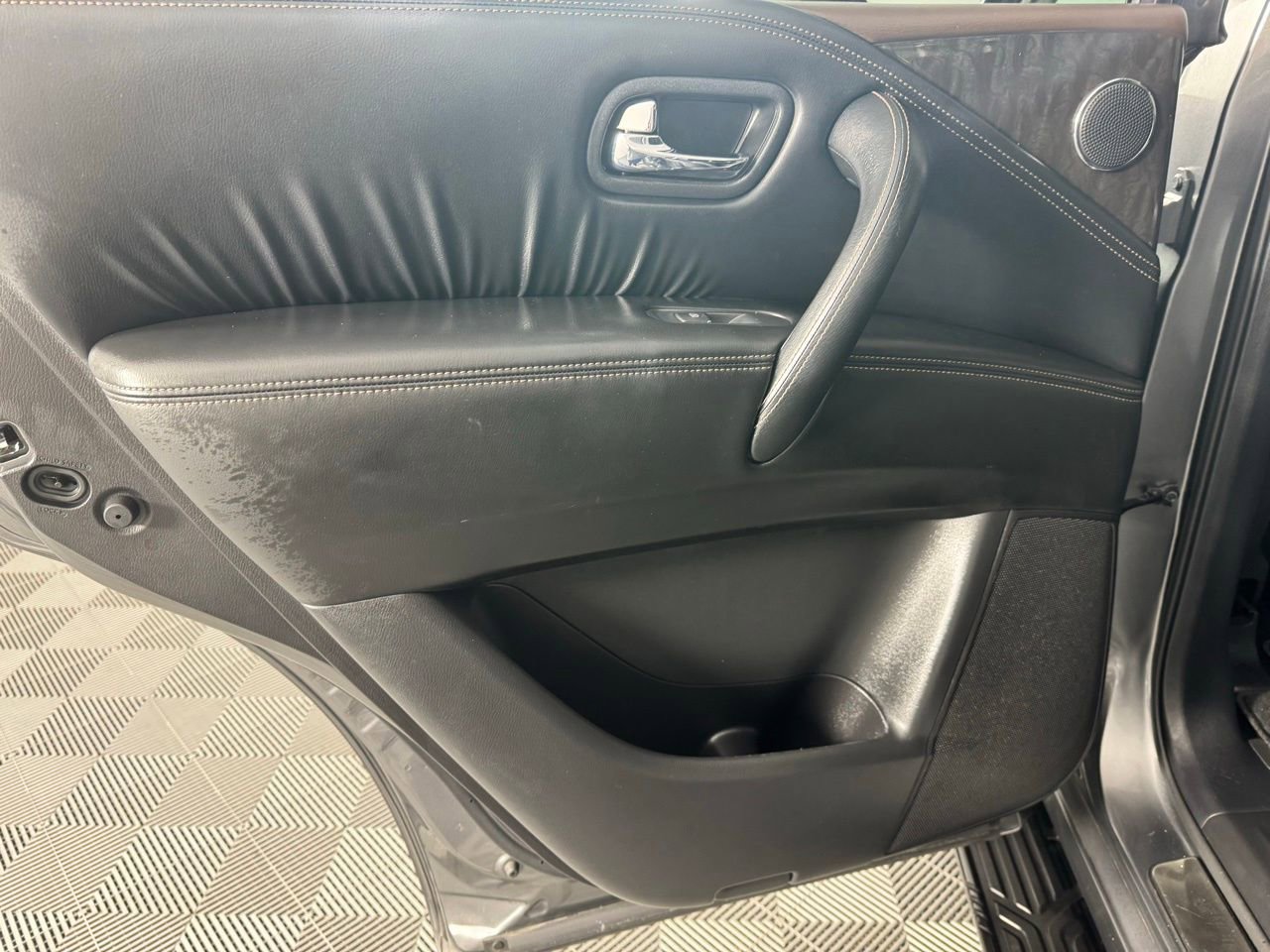 Used 2024 Nissan Armada Platinum w/ Captain's Chairs Package image 28
