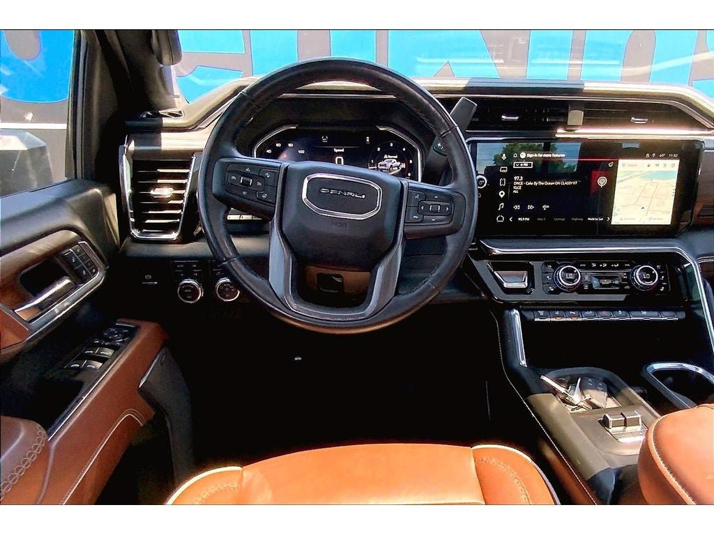 Used 2025 GMC Sierra 3500 Denali Ultimate AWD/4WD image 5