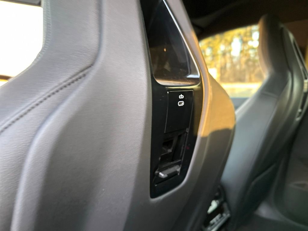 Used 2025 BMW iX xDrive50 w/ Premium Package image 22