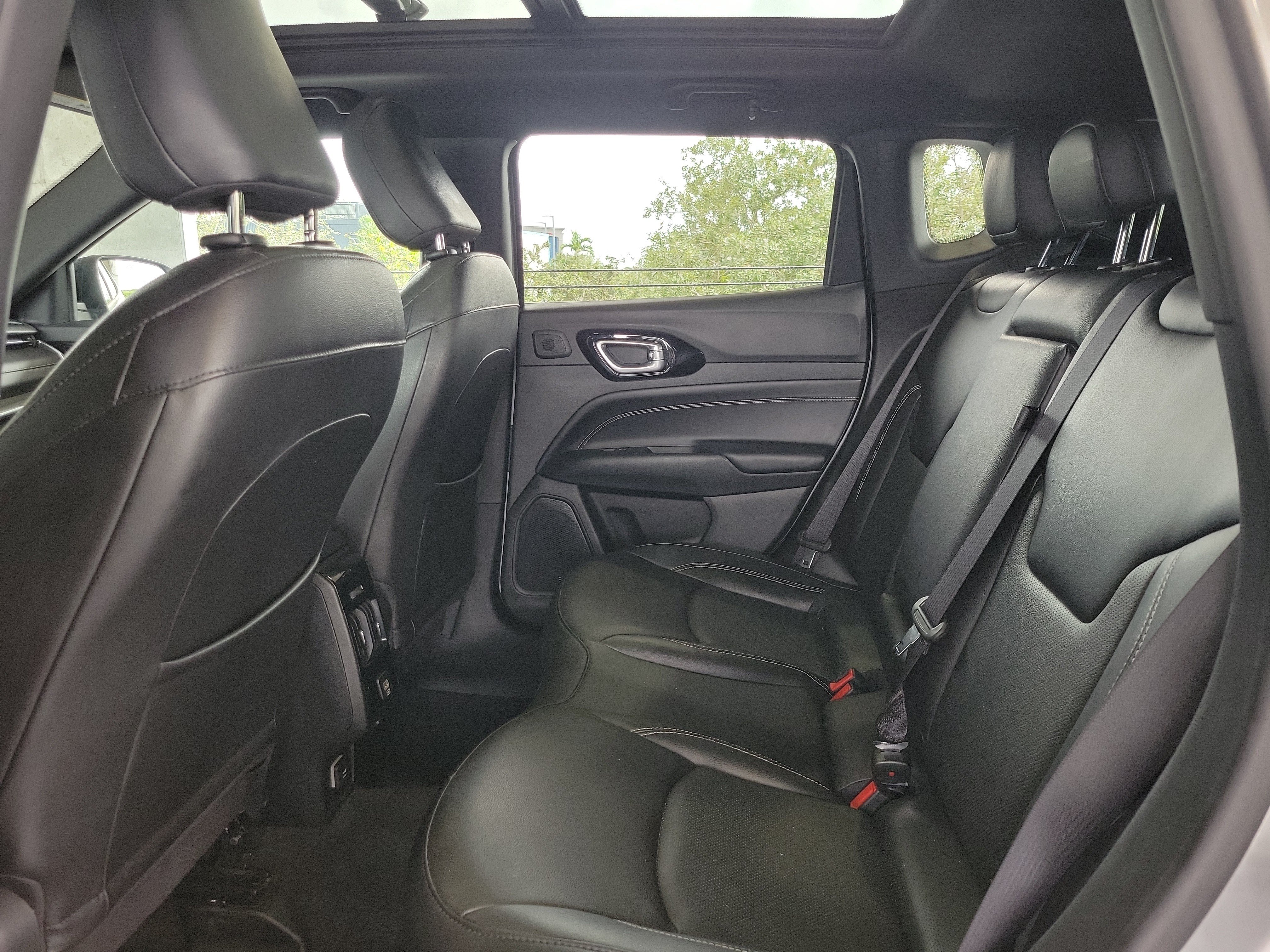 Certified 2022 Jeep Compass High Altitude AWD/4WD image 10