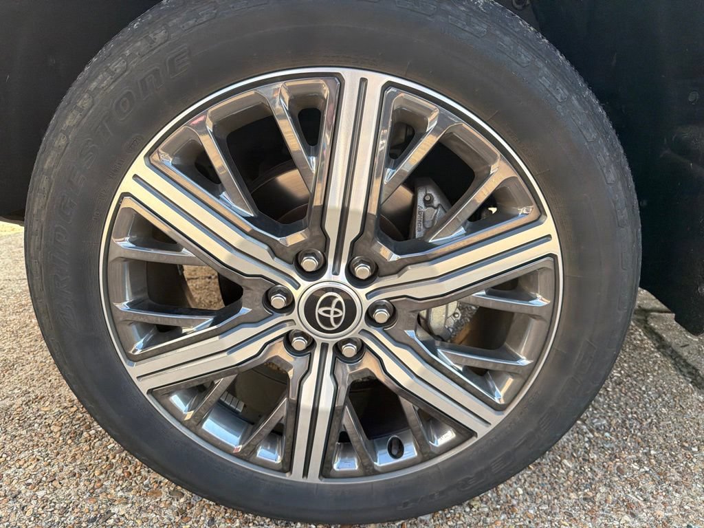 Used 2022 Toyota Tundra Capstone AWD/4WD image 4