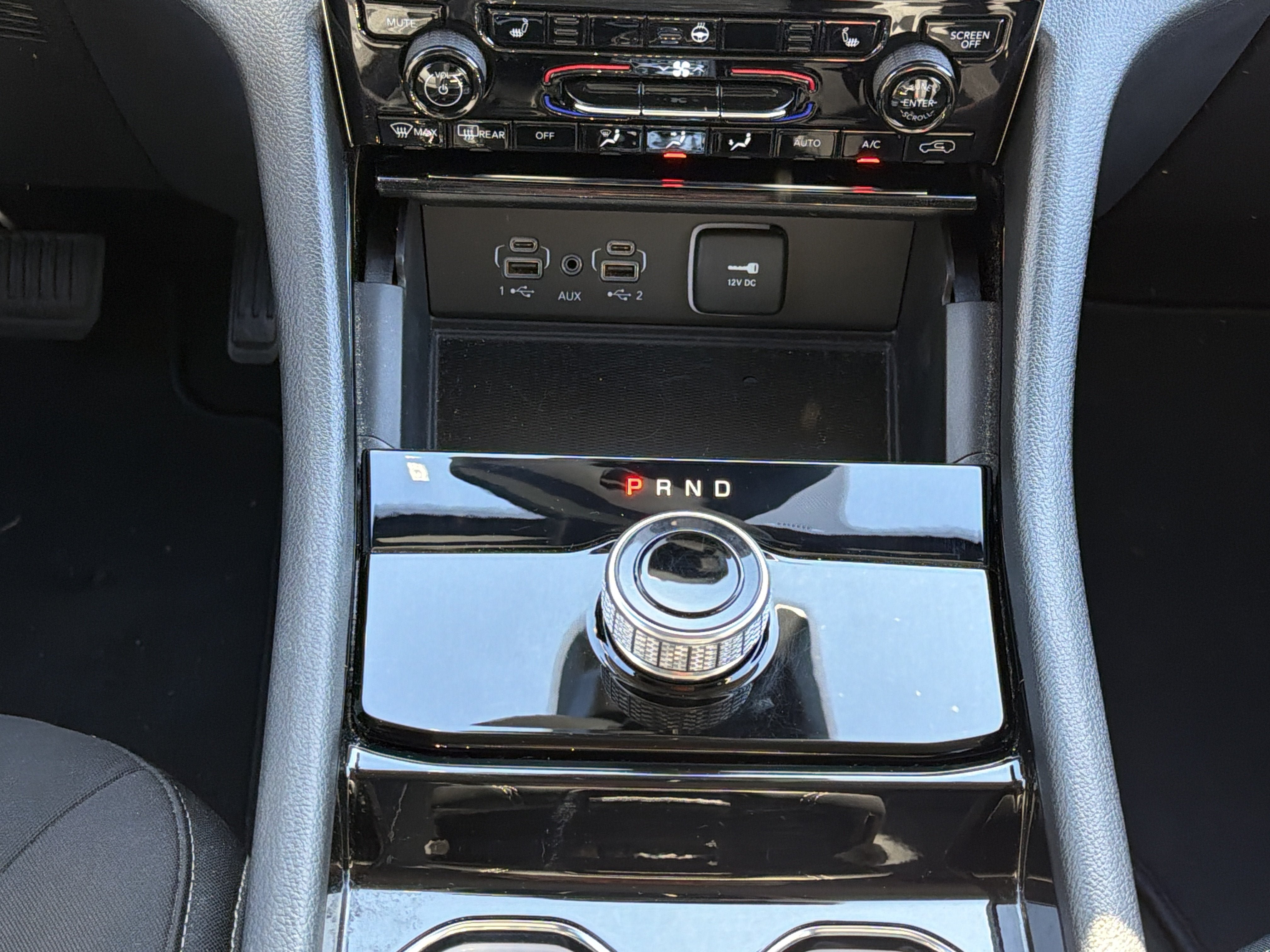 Used 2023 Jeep Grand Cherokee Laredo w/ Luxury Tech Group I AWD/4WD image 23