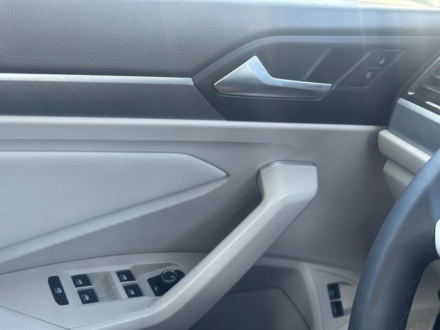 Used 2022 Volkswagen Jetta SE image 29