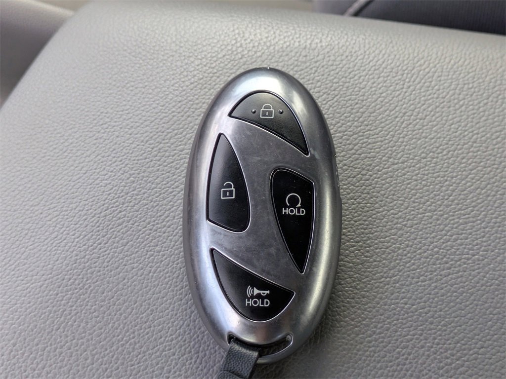 Used 2025 Hyundai Elantra Blue image 28