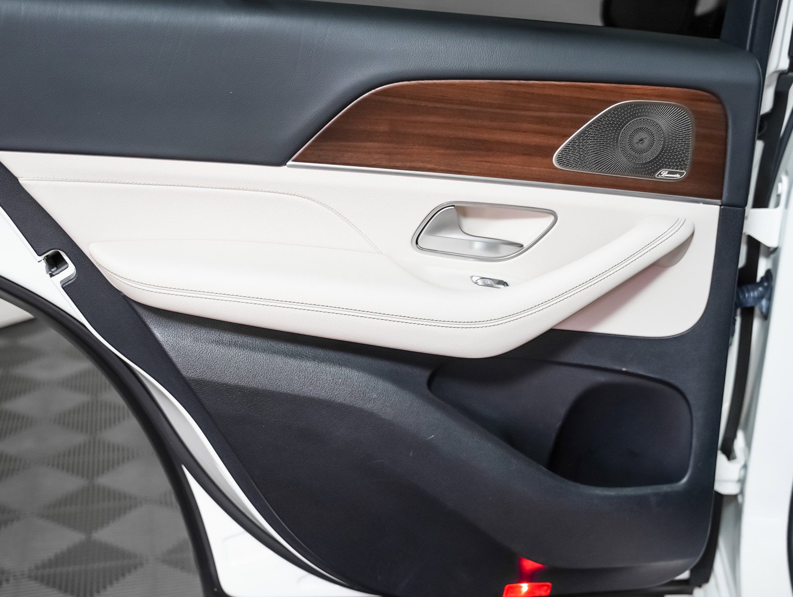 Certified 2023 Mercedes-Benz GLE 450 4MATIC image 25