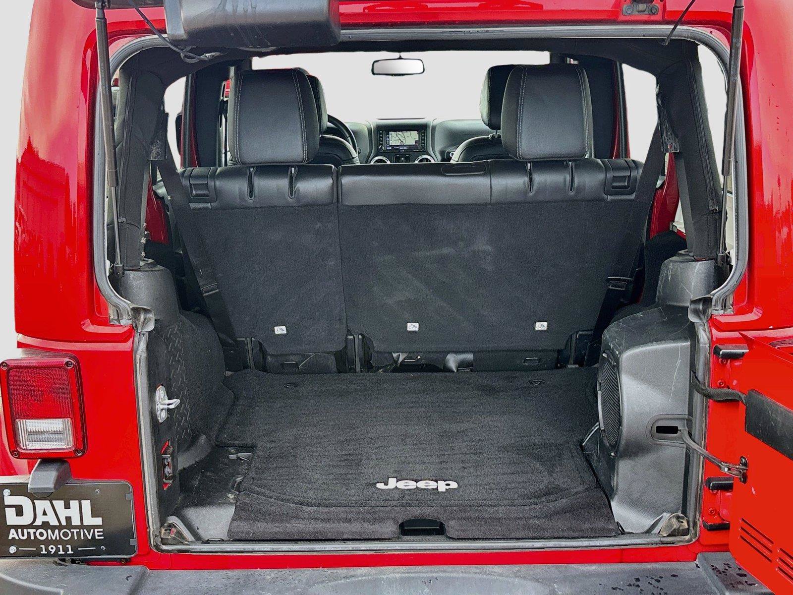 Used 2014 Jeep Wrangler Unlimited Rubicon w/ Dual Top Group AWD/4WD image 25
