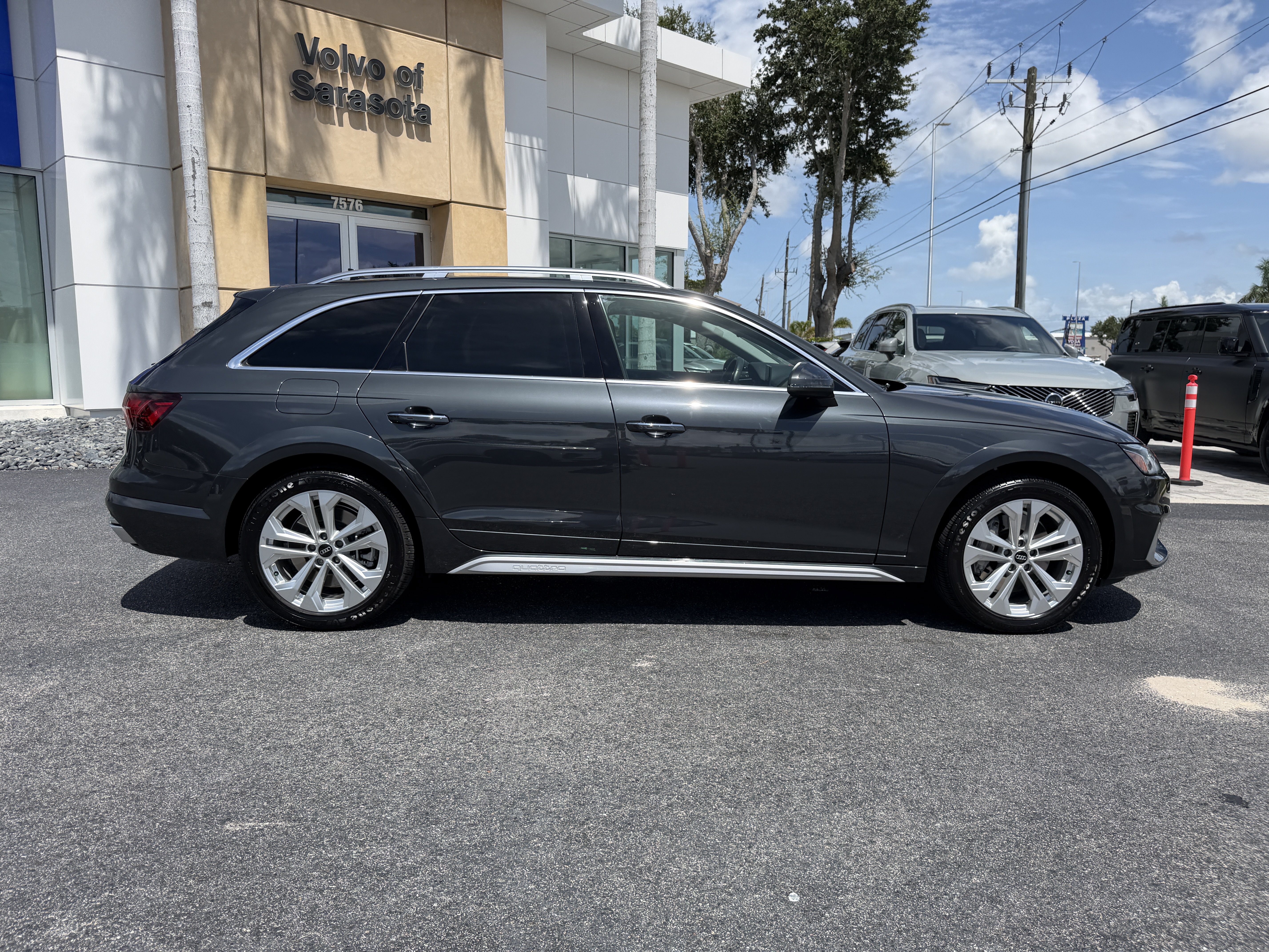 Used 2022 Audi A4 2.0T allroad Premium Plus AWD/4WD image 2
