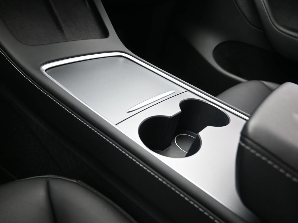 Used 2024 Tesla Model Y Long Range image 15