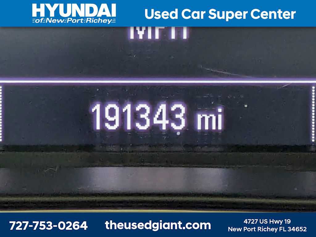 Used 2018 Chevrolet Cruze LT w/ RS Package FWD image 30