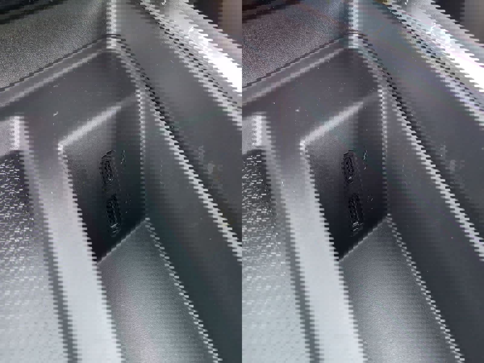 Used 2025 GMC Acadia Elevation image 30