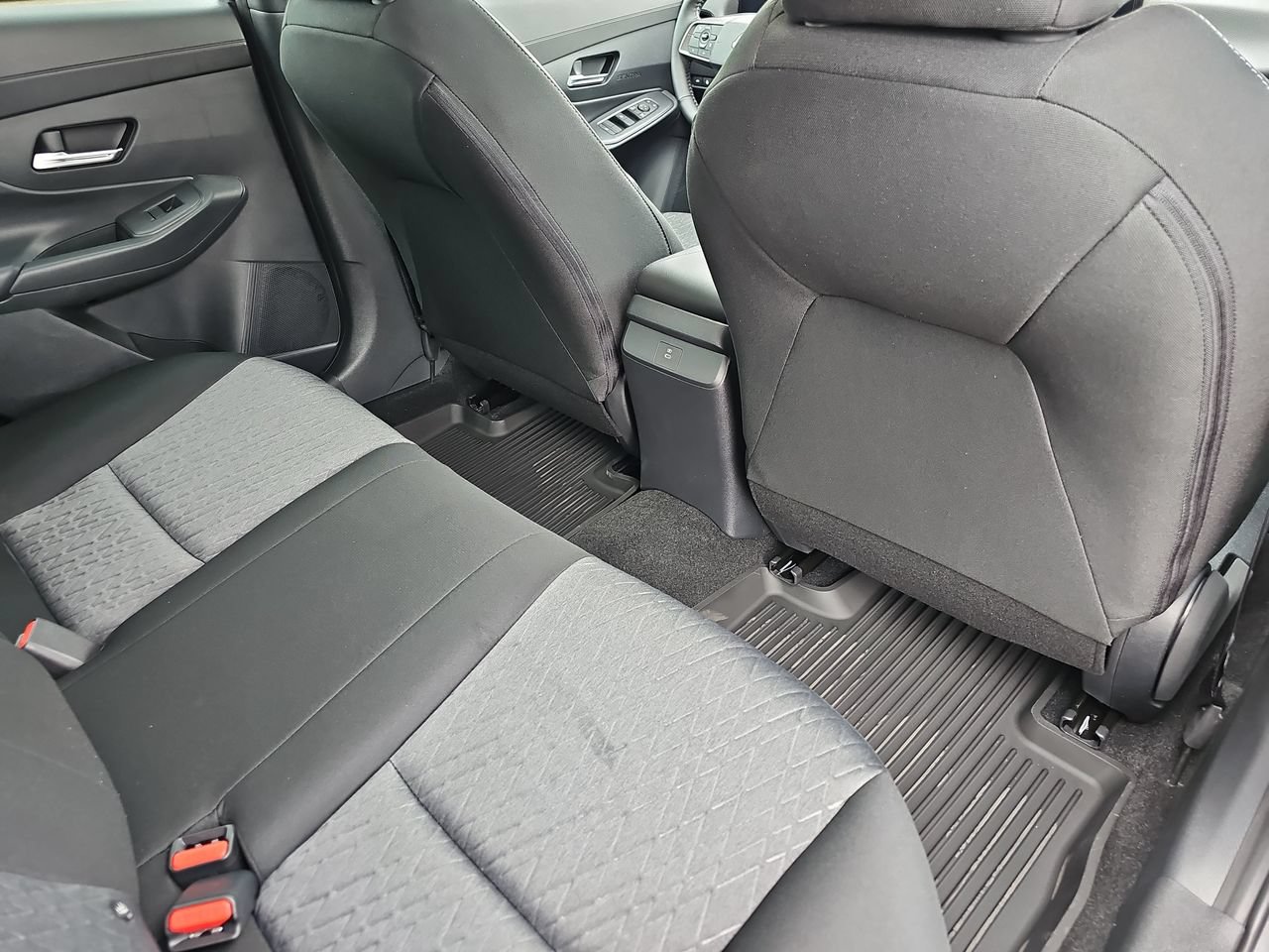 New 2026 Nissan Sentra SV w/ Floor Mat Package FWD image 11