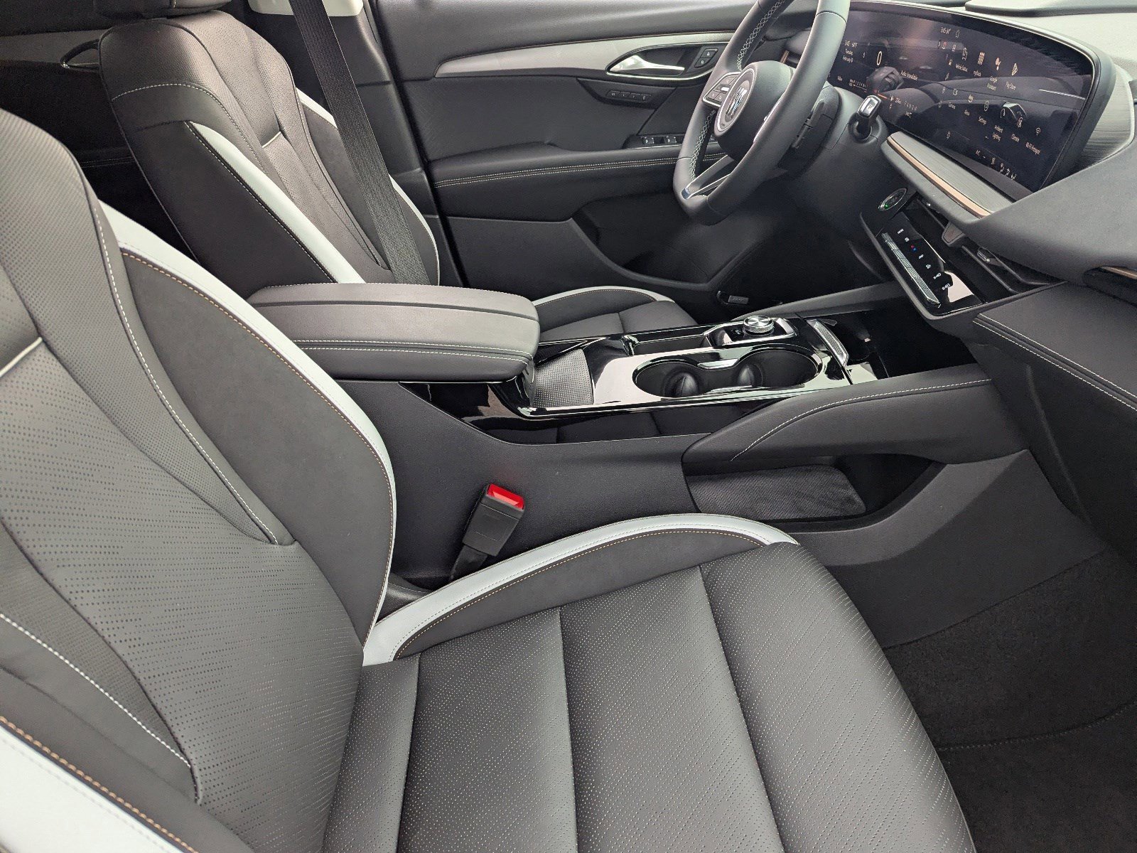 Used 2025 Buick Envision Sport Touring image 12