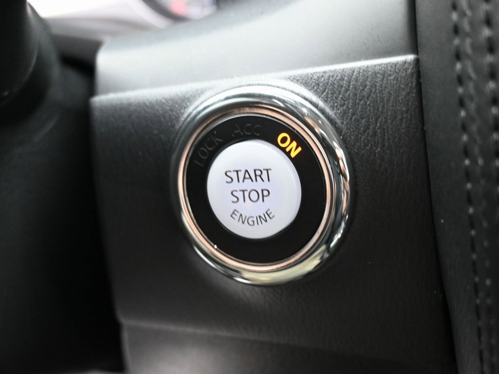 Used 2023 Nissan Armada SV image 18