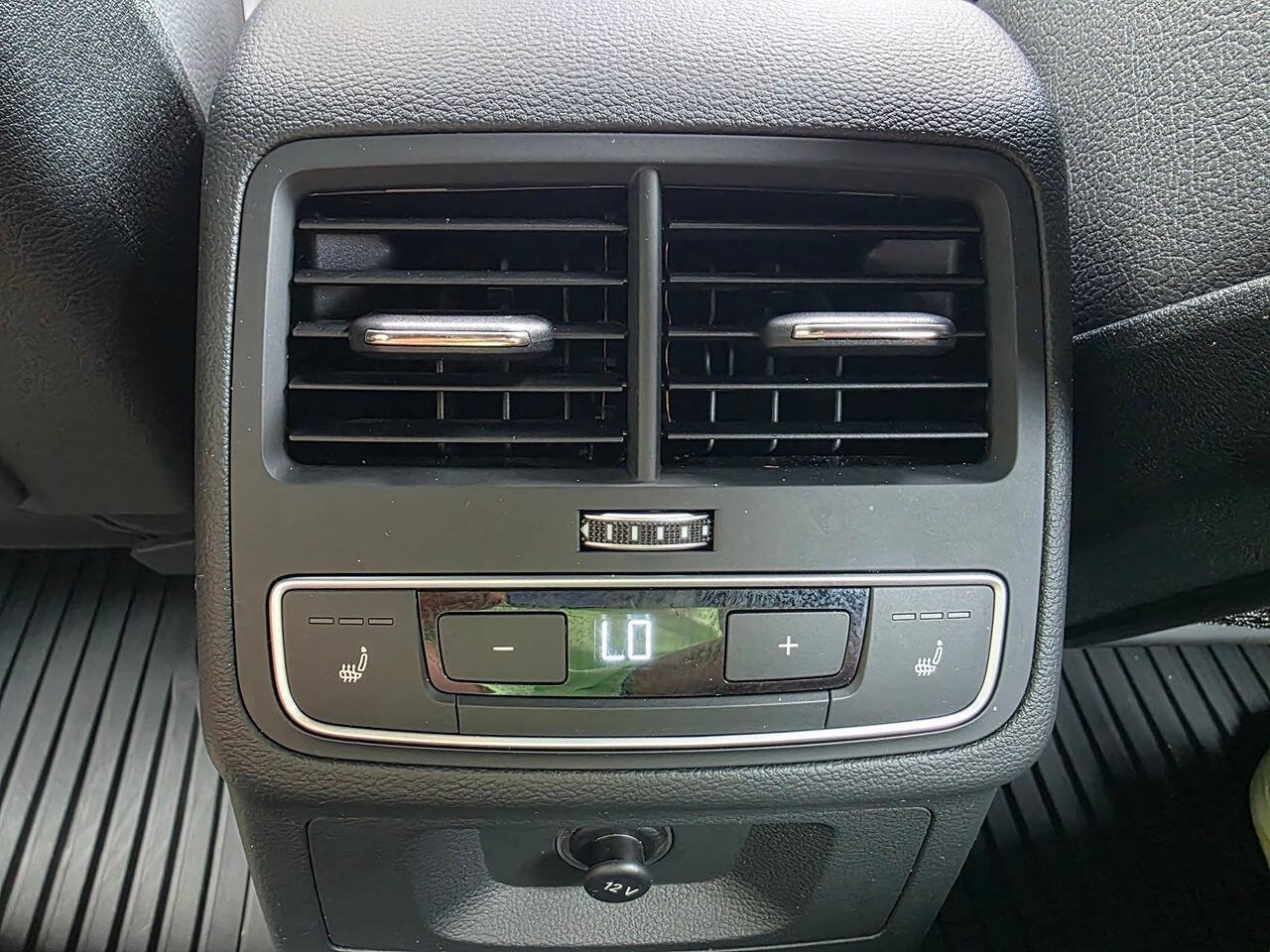 Used 2017 Audi A4 2.0T Prestige w/ Prestige Package AWD/4WD image 38